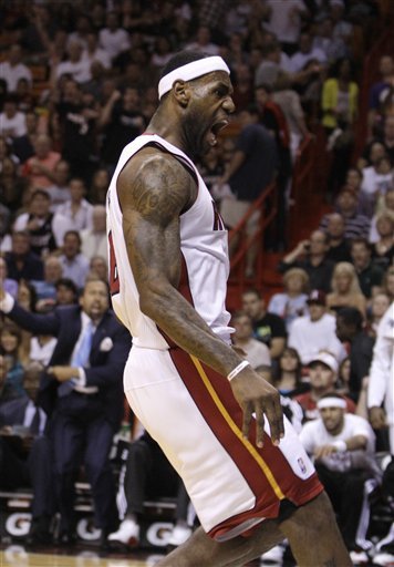 前锋终于找到射门感觉