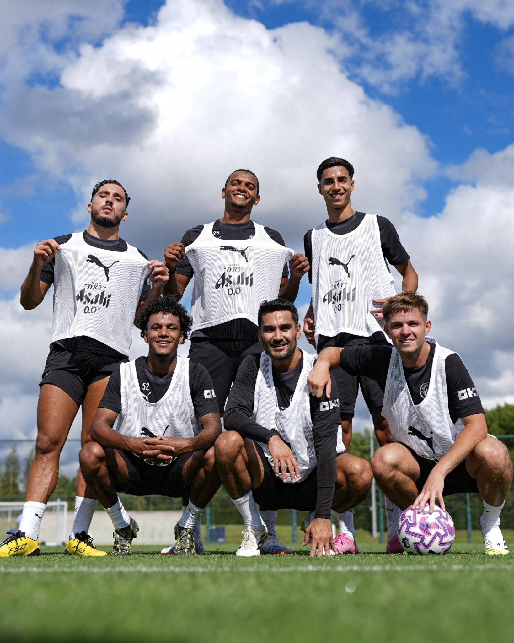 为什么外野手在判断接球位置时需要优先用语音确认接球权