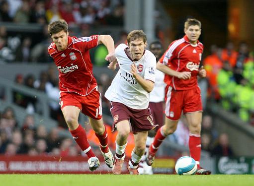 [游泳]张雨霏轻松晋级女子100蝶泳决赛