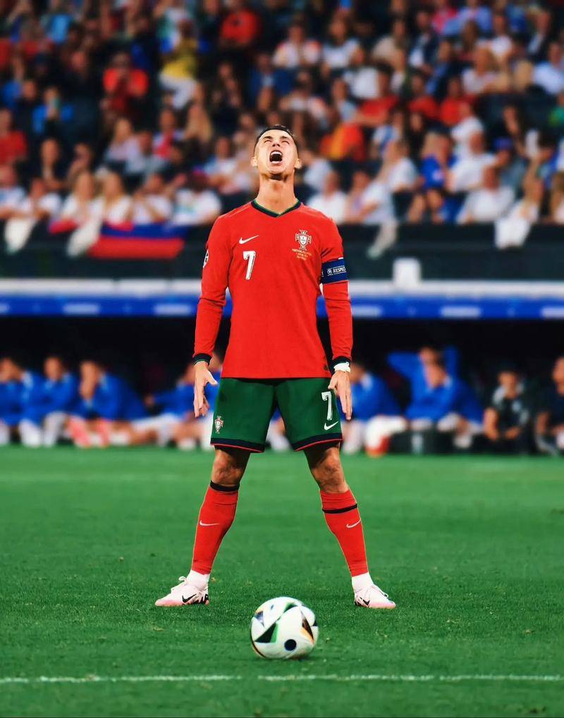 【田径经典】重温田径赛场名场面 选手摔跤笑翻全场