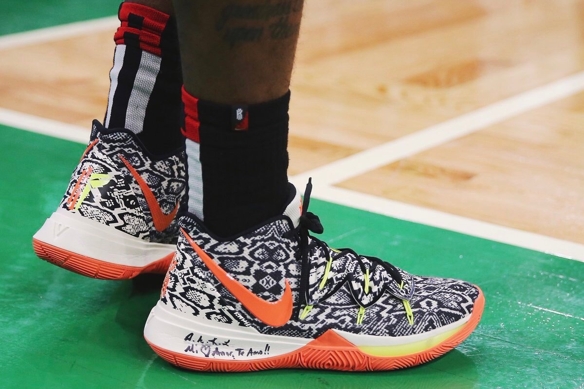 库利巴利飞踢对手被直红罚下