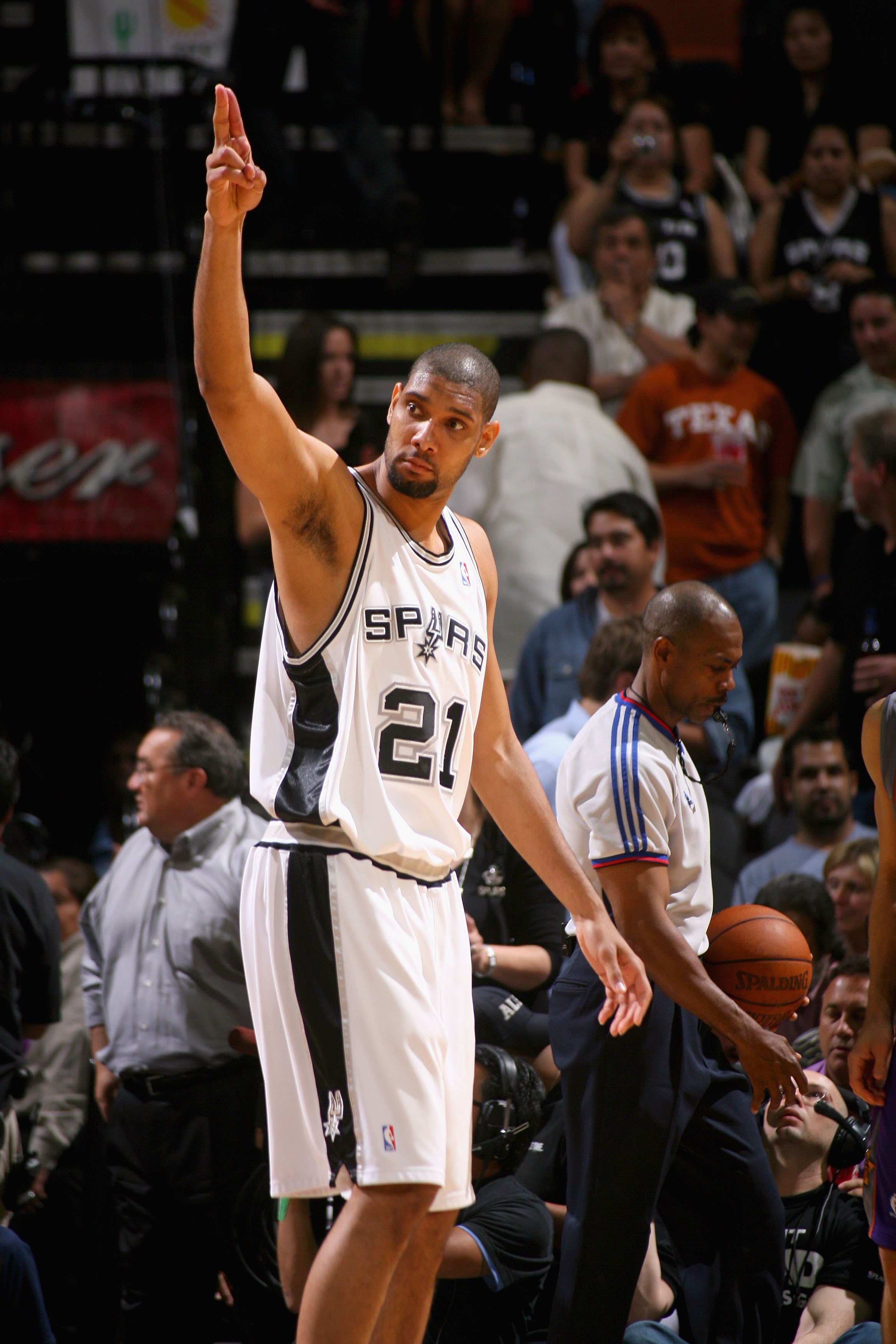 记者：伊尼戈参加了巴萨今日合练，预计可以出战奥萨苏纳