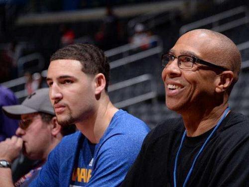 巴恩斯：我们在下半场真正打出了气势，这三分非常关键